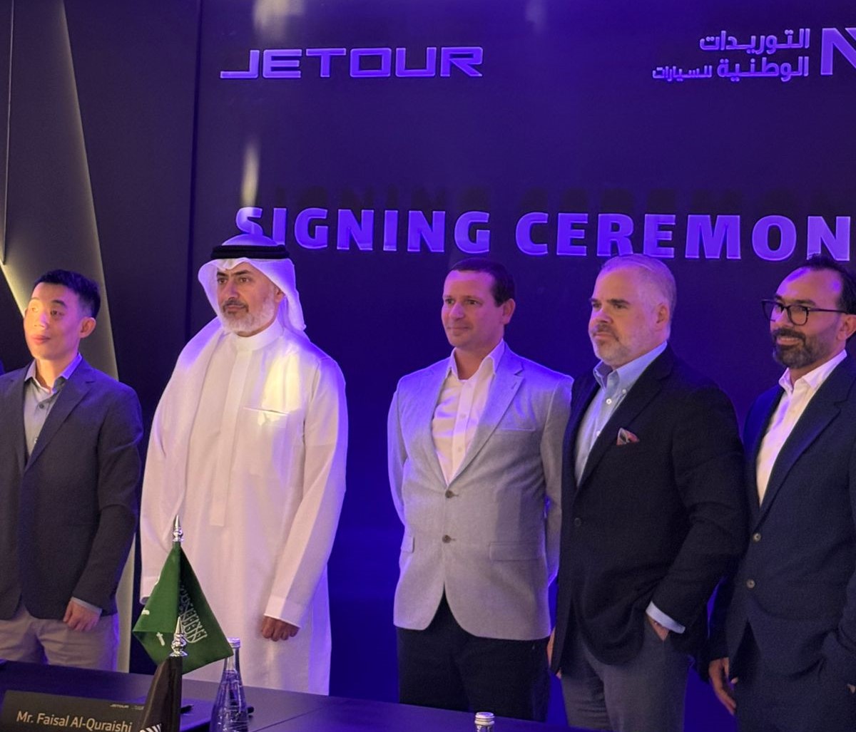 من افتتاح العرض الاستثنائي لسيارة جيتور G700